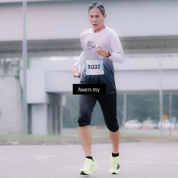 Runner Photo 7409963