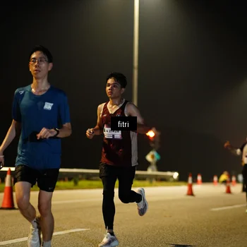 Runner Photo 7410003