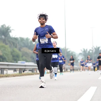 Runner Photo 7410018
