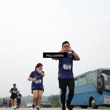 Runner Photo 7410023