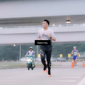 Runner Photo 7410092