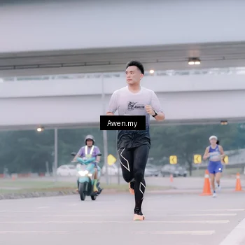 Runner Photo 7410097