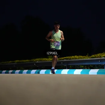 Runner Photo 7410099