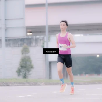 Runner Photo 7410117