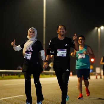 Runner Photo 7410118