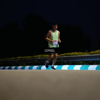Runner Photo 7410137