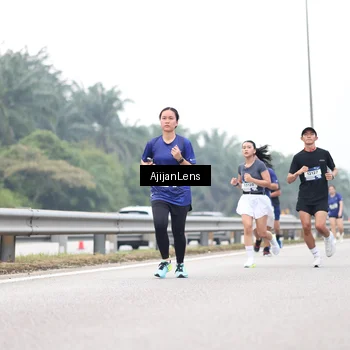 Runner Photo 7410210