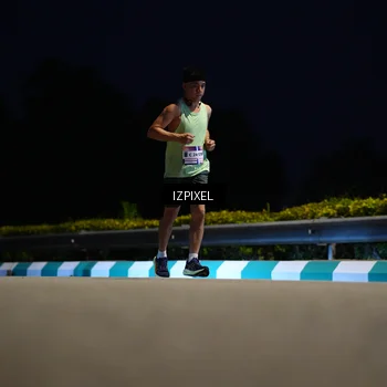 Runner Photo 7410249