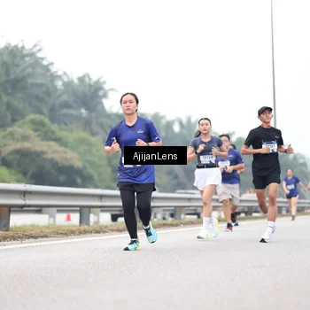Runner Photo 7410253