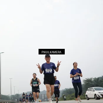 Runner Photo 7410285