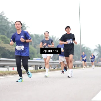 Runner Photo 7410341