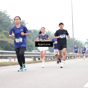 Runner Photo 7410342