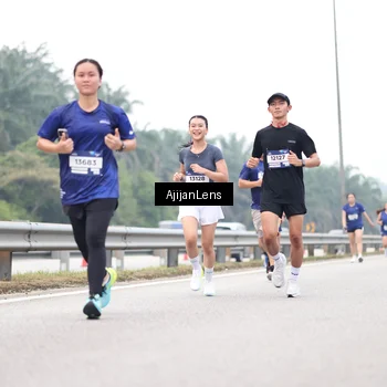 Runner Photo 7410371
