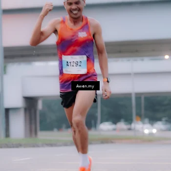 Runner Photo 7410381