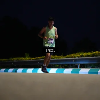 Runner Photo 7410424