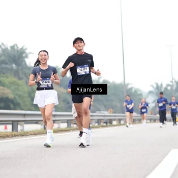Runner Photo 7410429