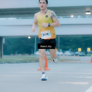 Runner Photo 7410460