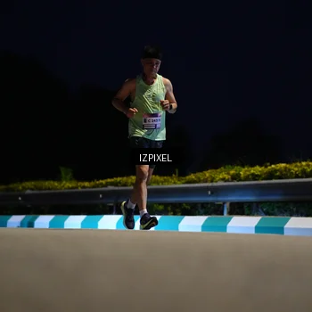 Runner Photo 7410530