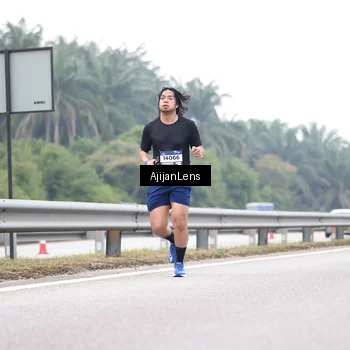 Runner Photo 7410580