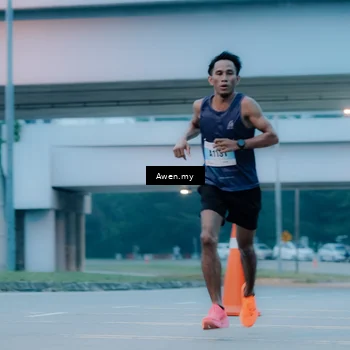 Runner Photo 7410599