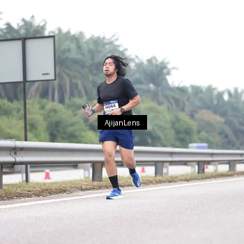 Runner Photo 7410636