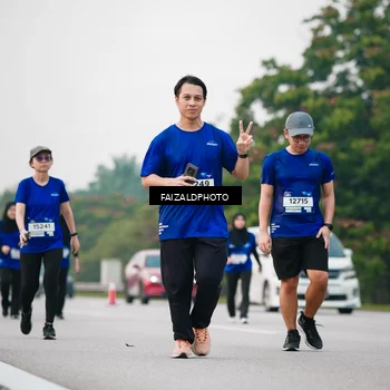 Runner Photo 7410681