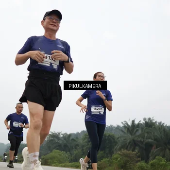 Runner Photo 7410686