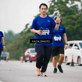 Runner Photo 7410687