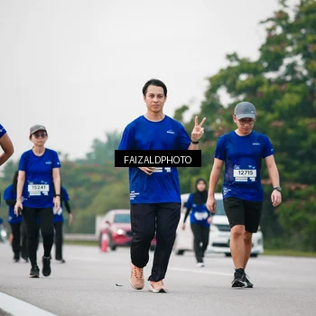 Runner Photo 7410692