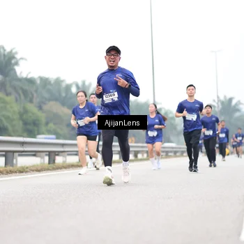 Runner Photo 7410703