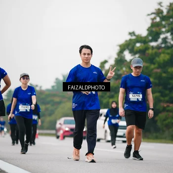 Runner Photo 7410704