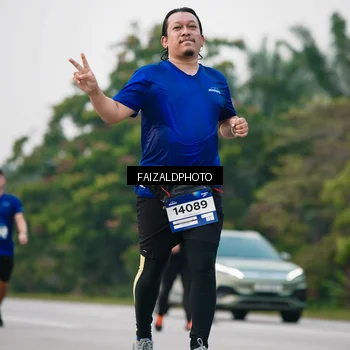 Runner Photo 7410711