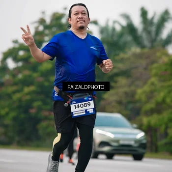 Runner Photo 7410712