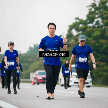 Runner Photo 7410716