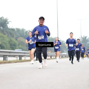 Runner Photo 7410720
