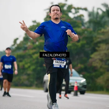 Runner Photo 7410724