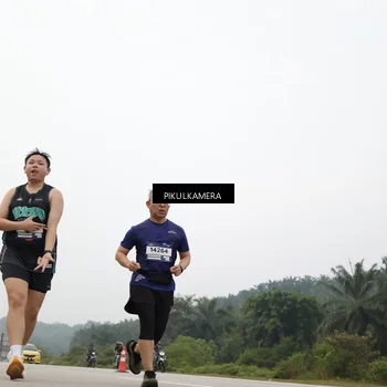 Runner Photo 7410752