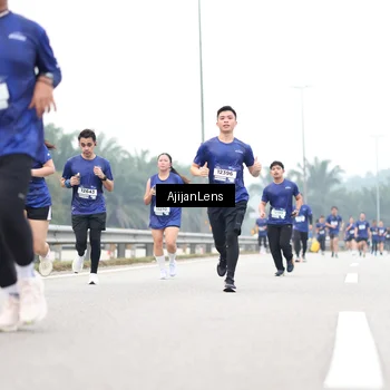 Runner Photo 7410797