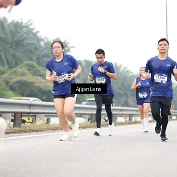 Runner Photo 7410883