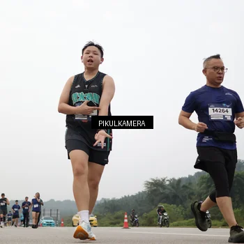 Runner Photo 7410892