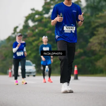 Runner Photo 7410917