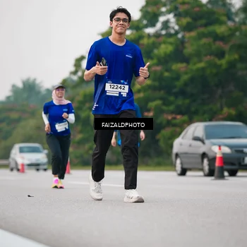 Runner Photo 7410936
