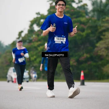 Runner Photo 7410939