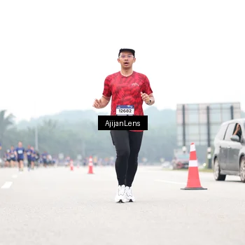 Runner Photo 7410943