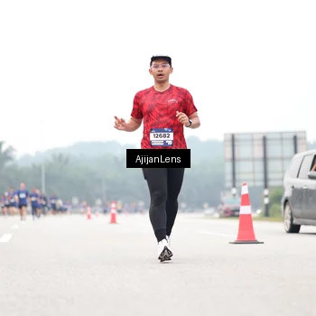 Runner Photo 7410945