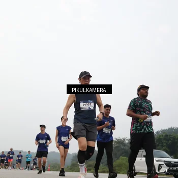 Runner Photo 7410975