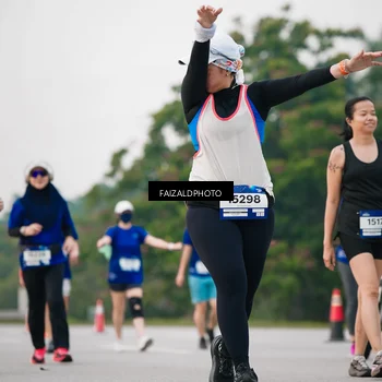 Runner Photo 7410981