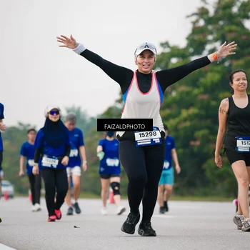 Runner Photo 7411003