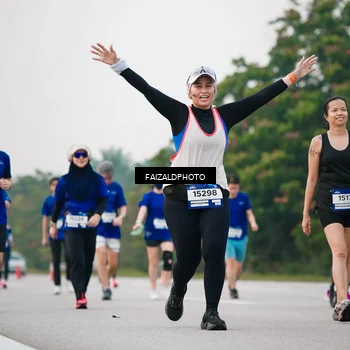 Runner Photo 7411004