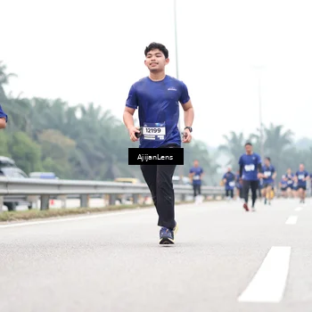 Runner Photo 7411006